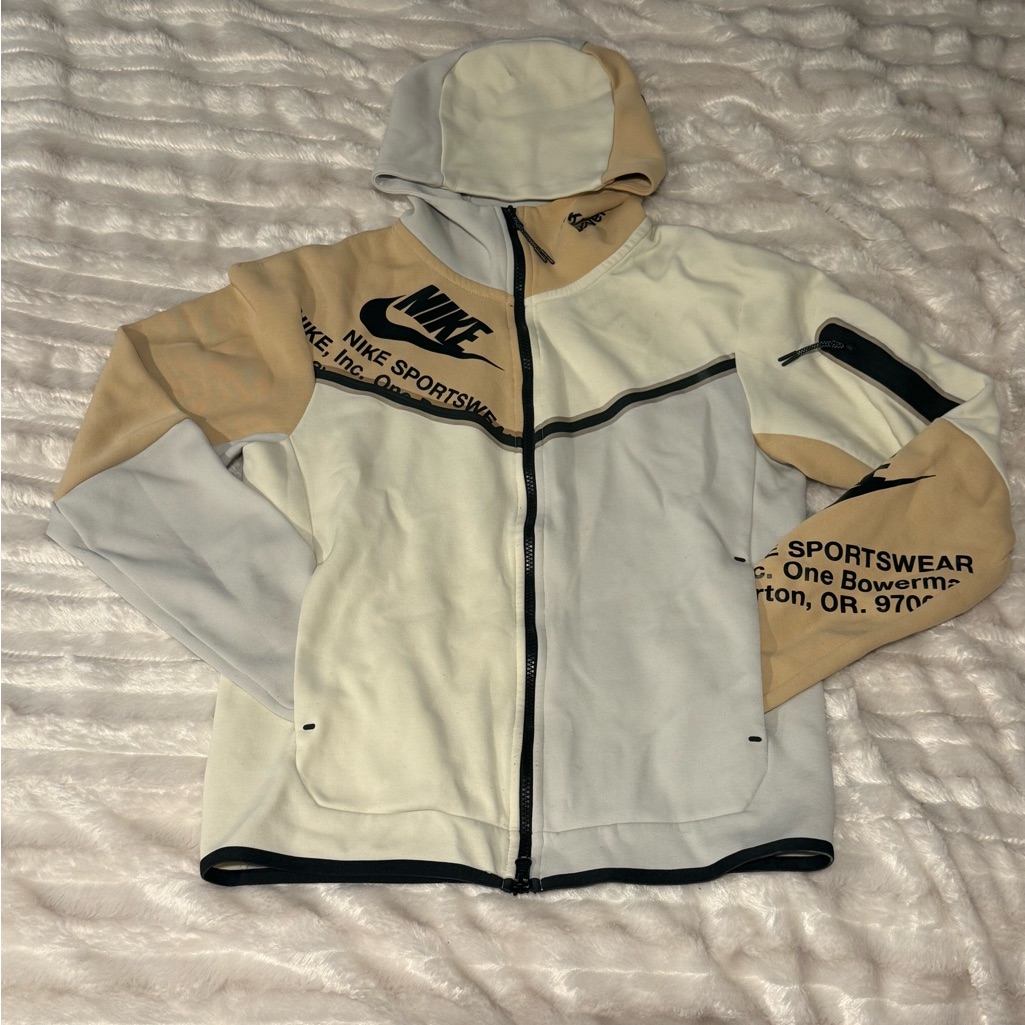 Nike Hoodie In Cream And Black